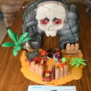 Playmobil 5804 Pirate Island Carry Along Case